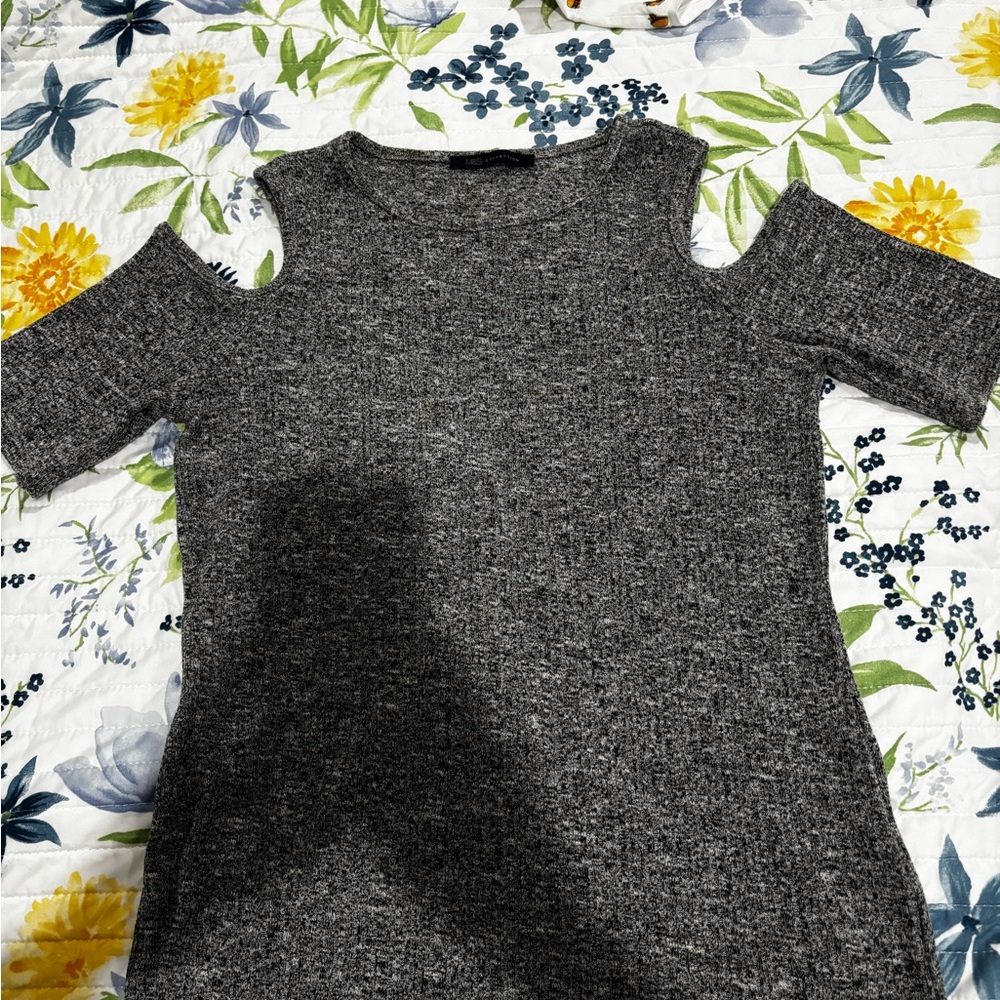 Gray Cold Shoulder Knit Top